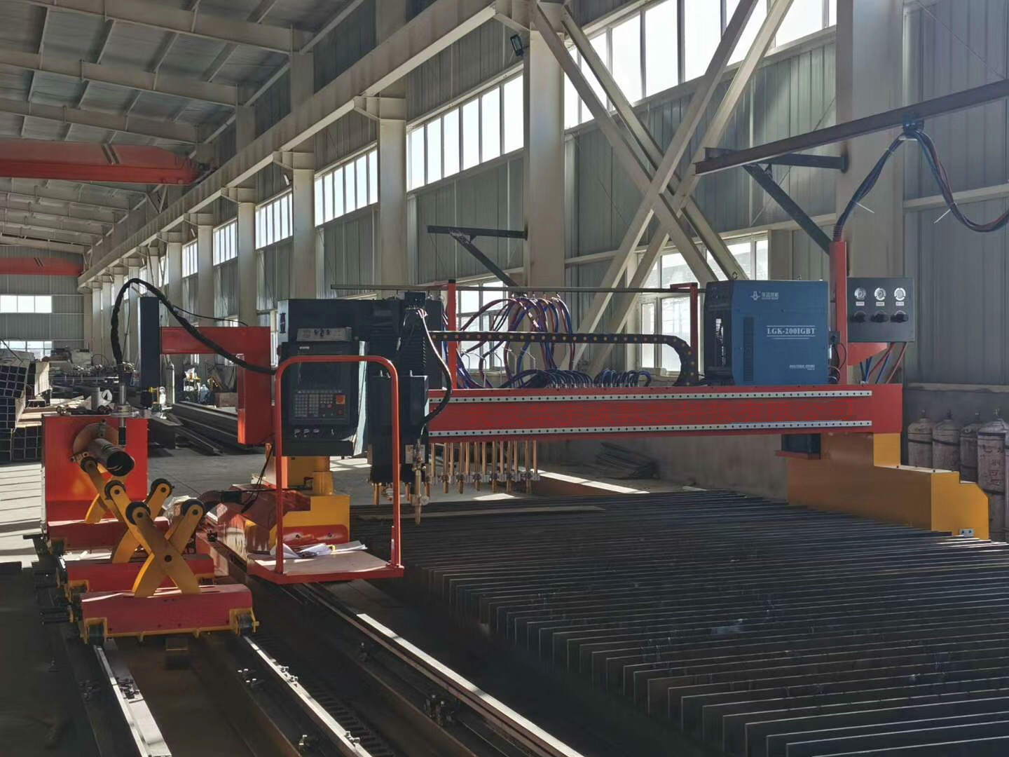 1599147896796586.jpg 龍門式板管一體數(shù)控切割機(jī).jpg